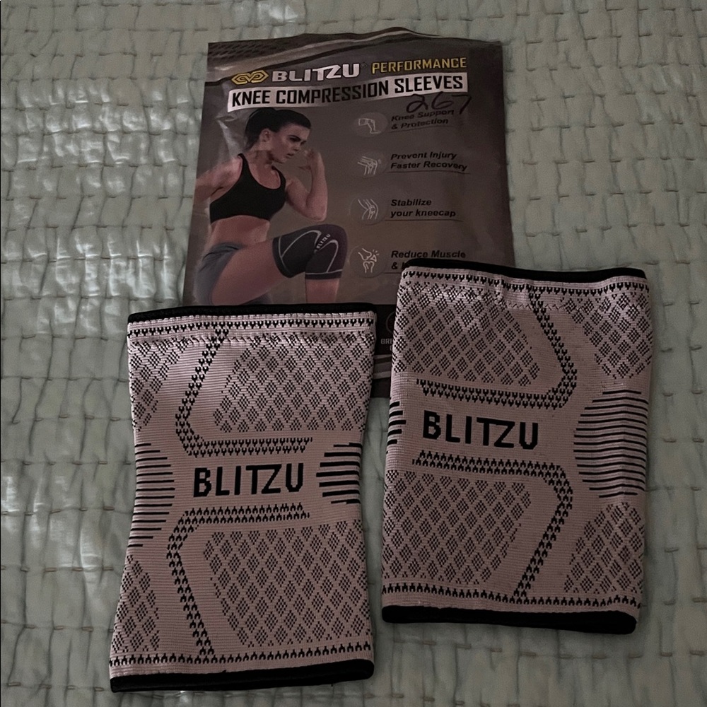TWO Blitzu Knee Compression Sleeves